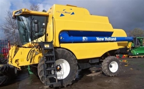 Product picture New Holland CSX7080 Combine Illustrated Parts Manual Catalog - DOWNLOAD